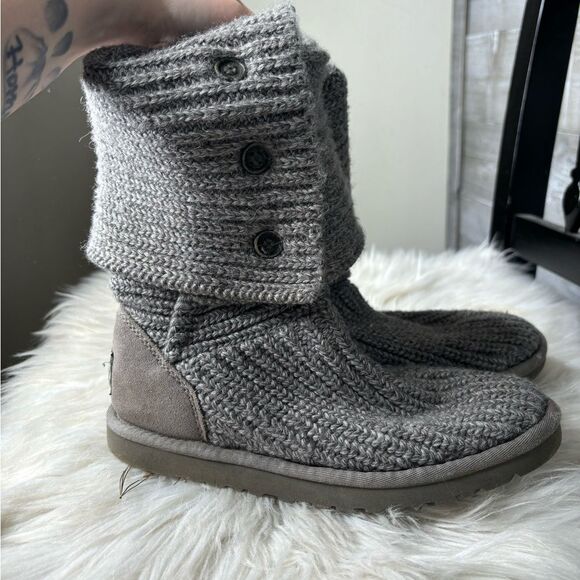 UGG size 6 Cardy knit sweater boots with buttons grey size 6 - Picture 4 of 5